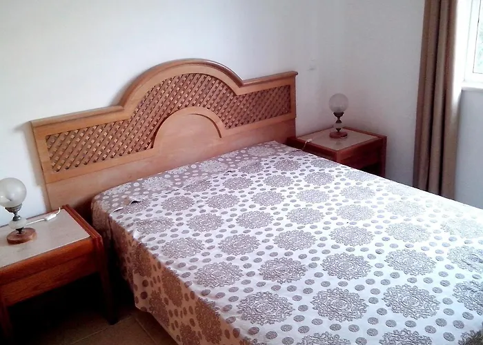 Apartment Welcoming In 60 M² With Shared Pool Albufeira