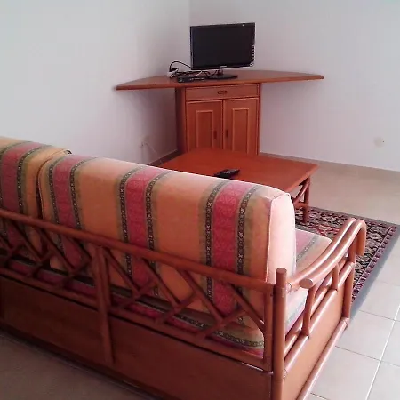 Welcoming In 60 M² With Shared Pool *