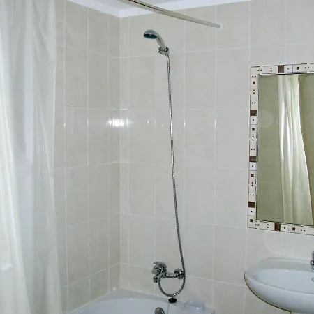 Apartamento Welcoming In 60 M² With Shared Pool