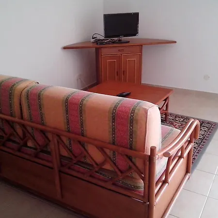 Apartamento Welcoming In 60 M² With Shared Pool *