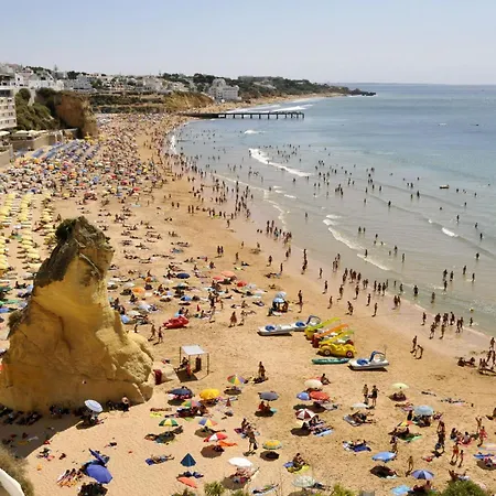 Apartamento Welcoming In 60 M² With Shared Pool Albufeira