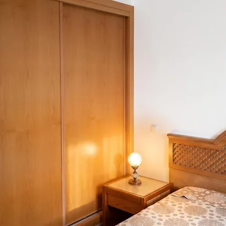 Serene Oasis: With Pool And Access Apartment Albufeira