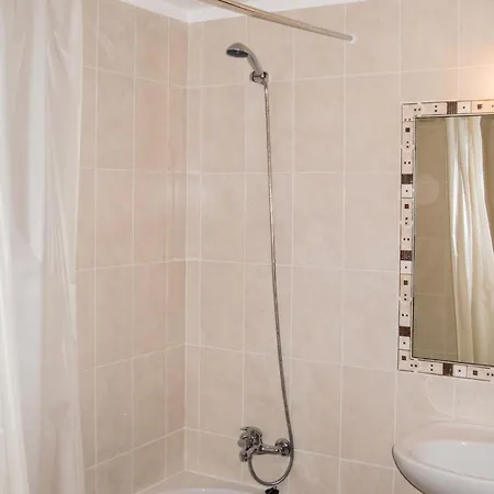 Serene Oasis: With Pool And Access Apartment Albufeira